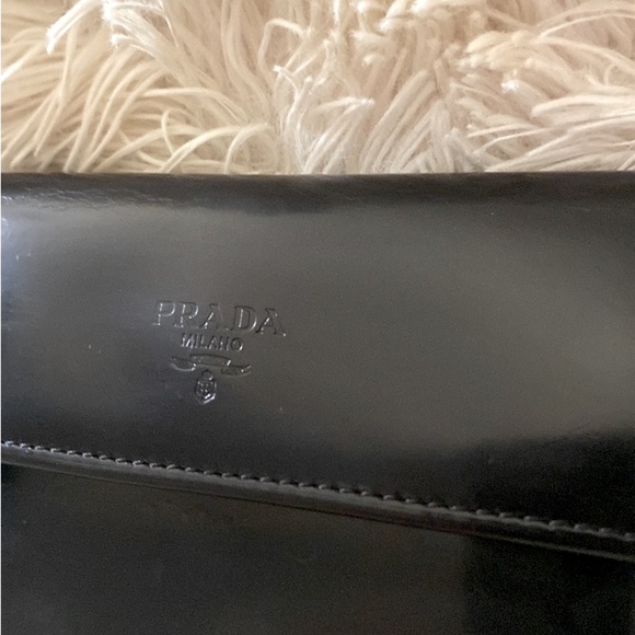 PRADA - AUTHENTIC PRADA Sm Leather Bifold Wallet From MILINO - Picture 2 of 16